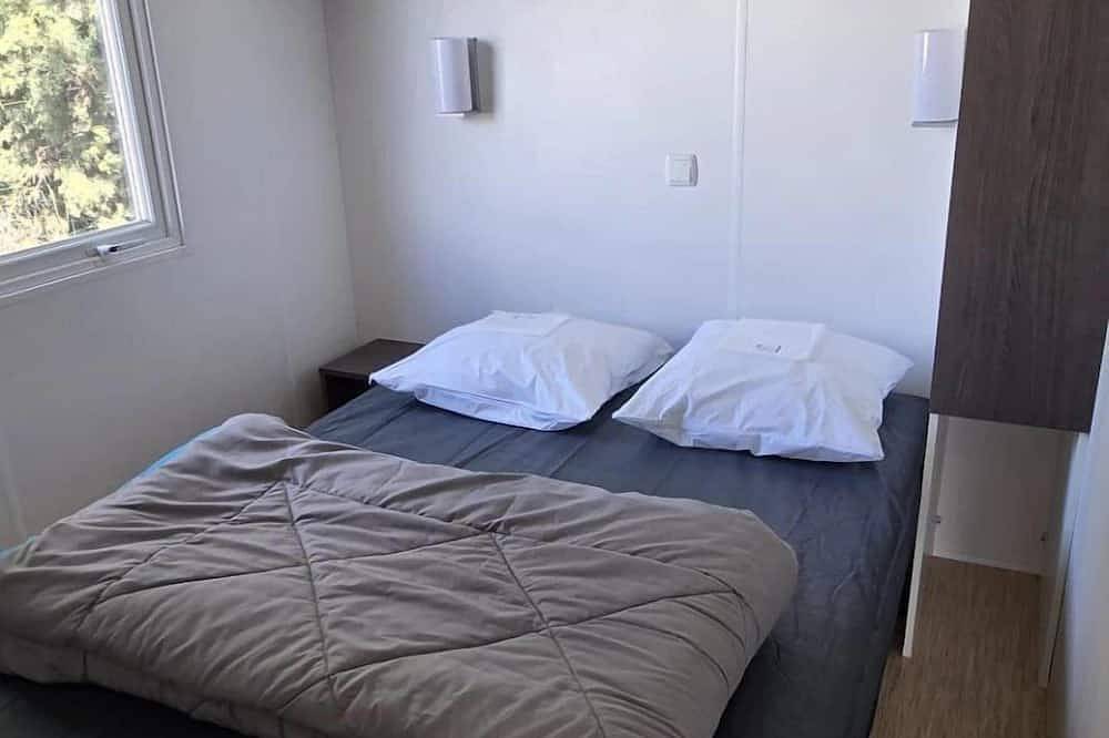Camping 3 étoiles - Piscine  - ccbfihg in Châteauneuf-de-Gadagne, Vaucluse