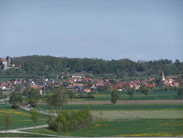 Apartamento vacacional de 3 dormitorios. in Colmberg, Romantische Straße