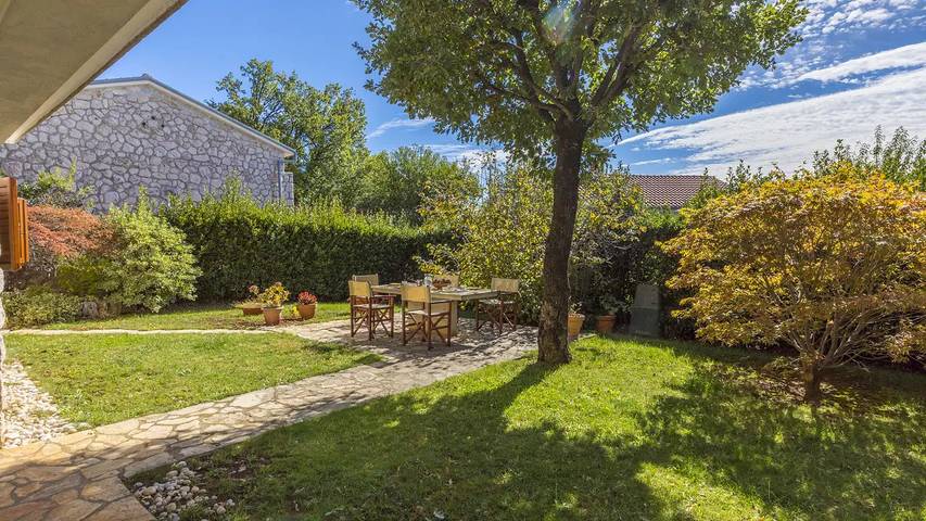 Location de vacances pour 8 personnes, avec jardin à Novi Vinodolski - 3