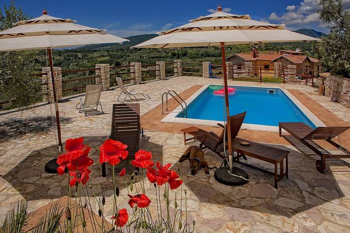 Hotel per 10 persone, con piscina e giardino nonché terrazza e idromassaggio - 1