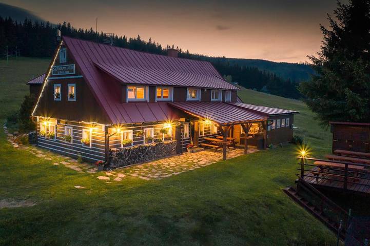 Apartament wakacyjny dla 25 osób, z Taras w Pec pod Sněžkou