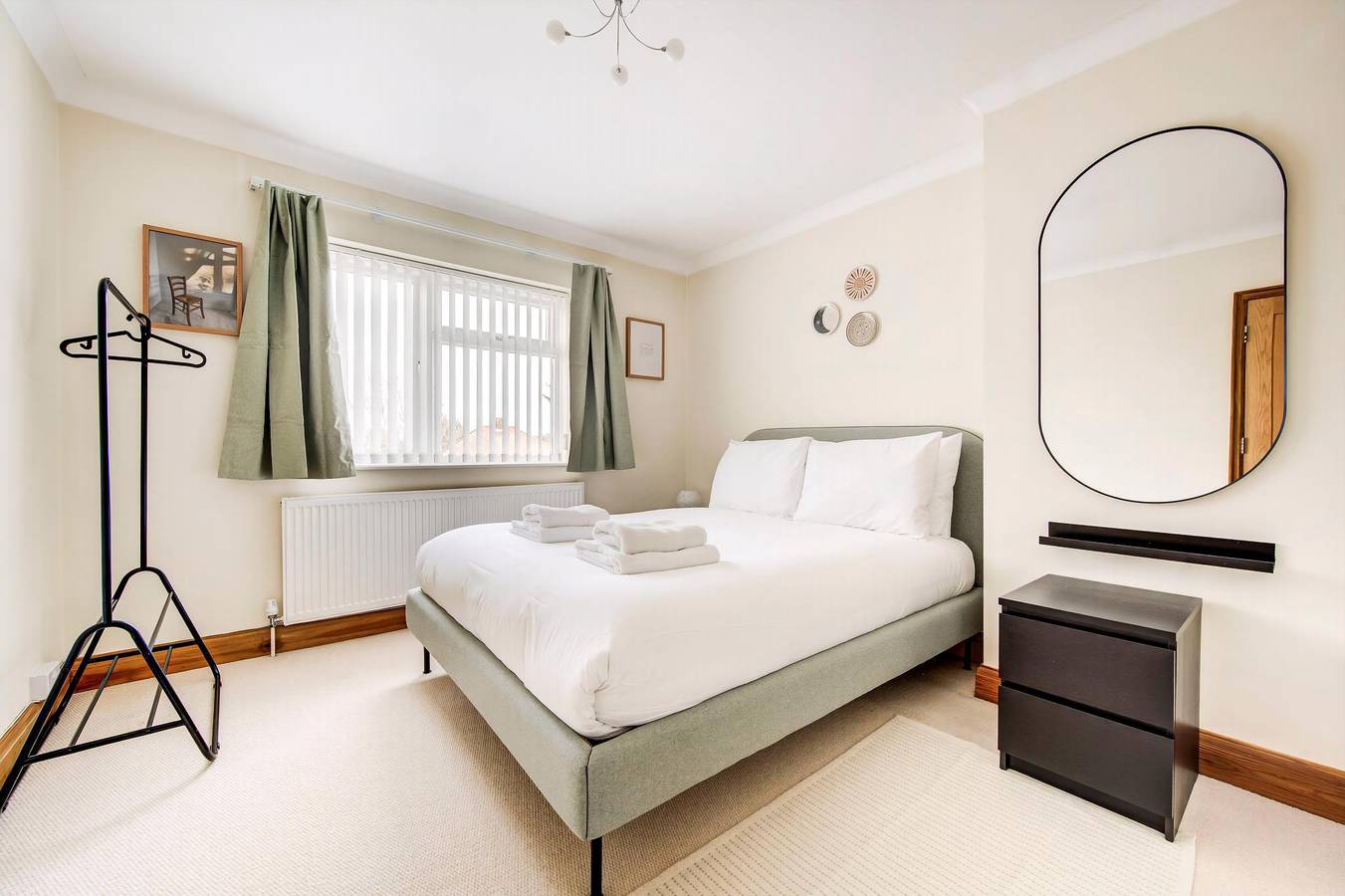 Guestready -  Spacious 4bed with backyard in Ealing, London