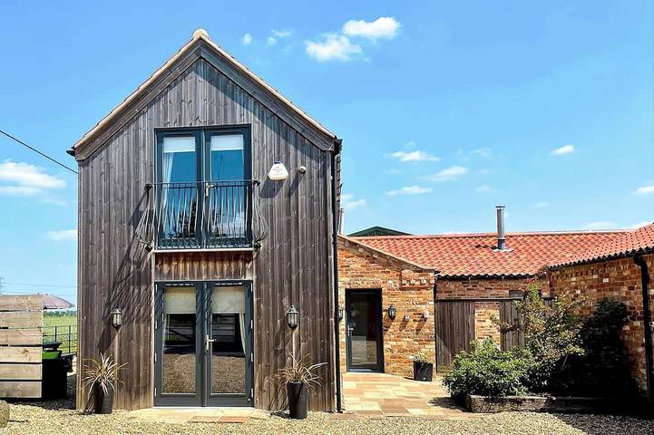 Vacation rental for 6 people, with hot tub and yard in Sherwood Forest