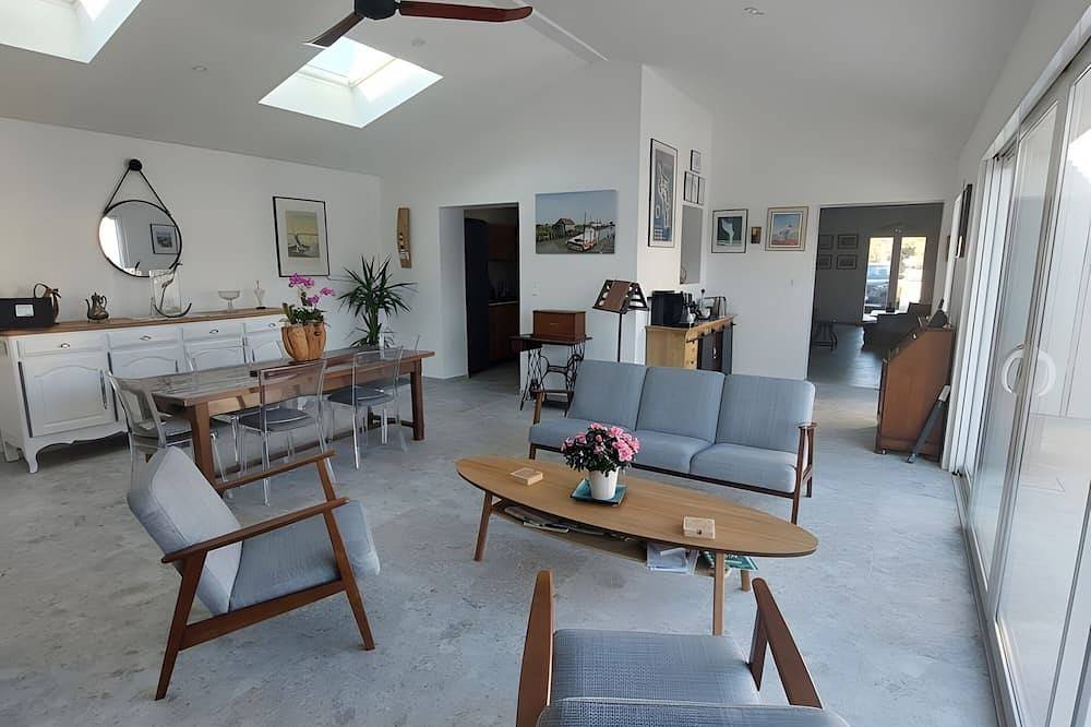 Chambre d'hôtes « Suite Les Plages » avec piscine, jardin partagés et Wi-Fi in La Brée-les-Bains, Côte de Beauté