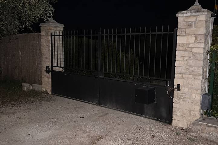 Location de vacances pour 8 personnes, avec terrasse et jardin à Saint-Paul-en-Forêt