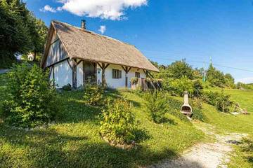 Maison de campagne pour 4 personnes, avec jardin ainsi que sauna et jacuzzi dans Novo mesto