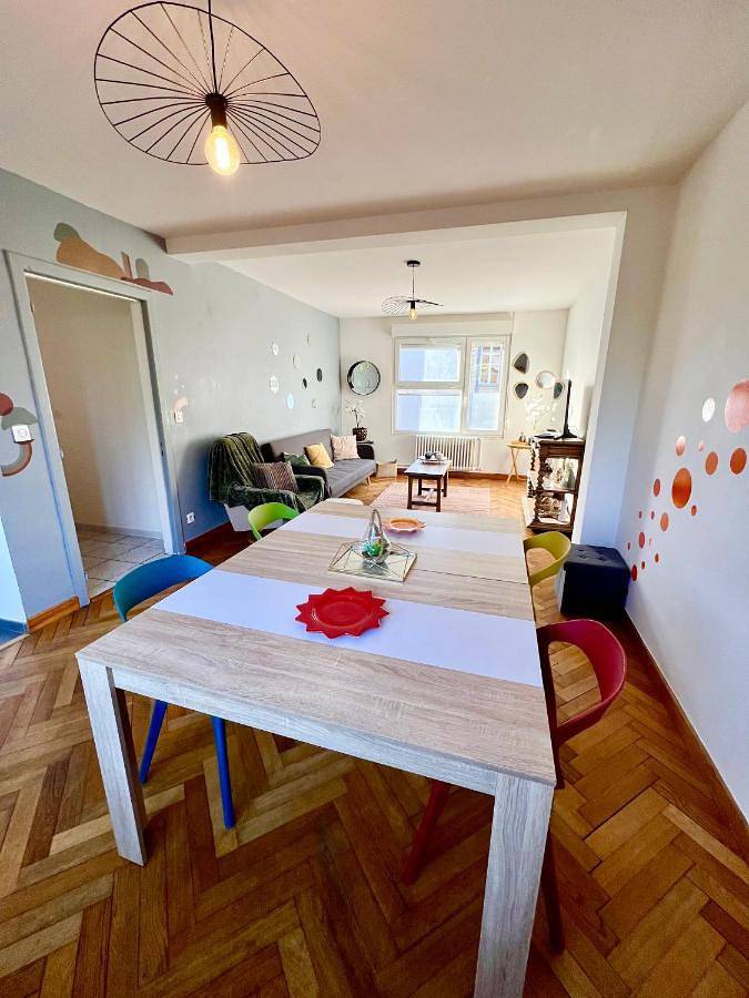 Appartement entier, Two-Bedroom Apartment in Valenciennes, Région de Valenciennes