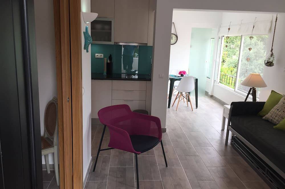 Ganze Wohnung, Remodeled Apt. in Pedras d'El Rei overlooking the Atlantic Ocean and Ria Formosa in Pedras d'El Rei, Santa Luzia