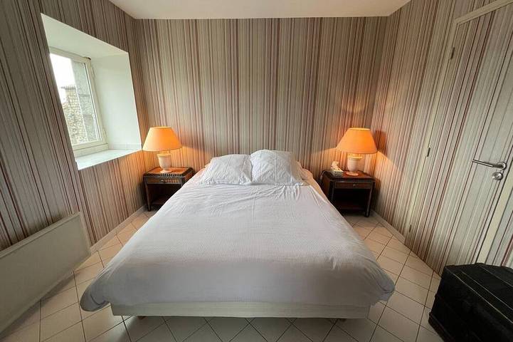 Location de vacances pour 8 personnes, avec terrasse et piscine à Banne - 3