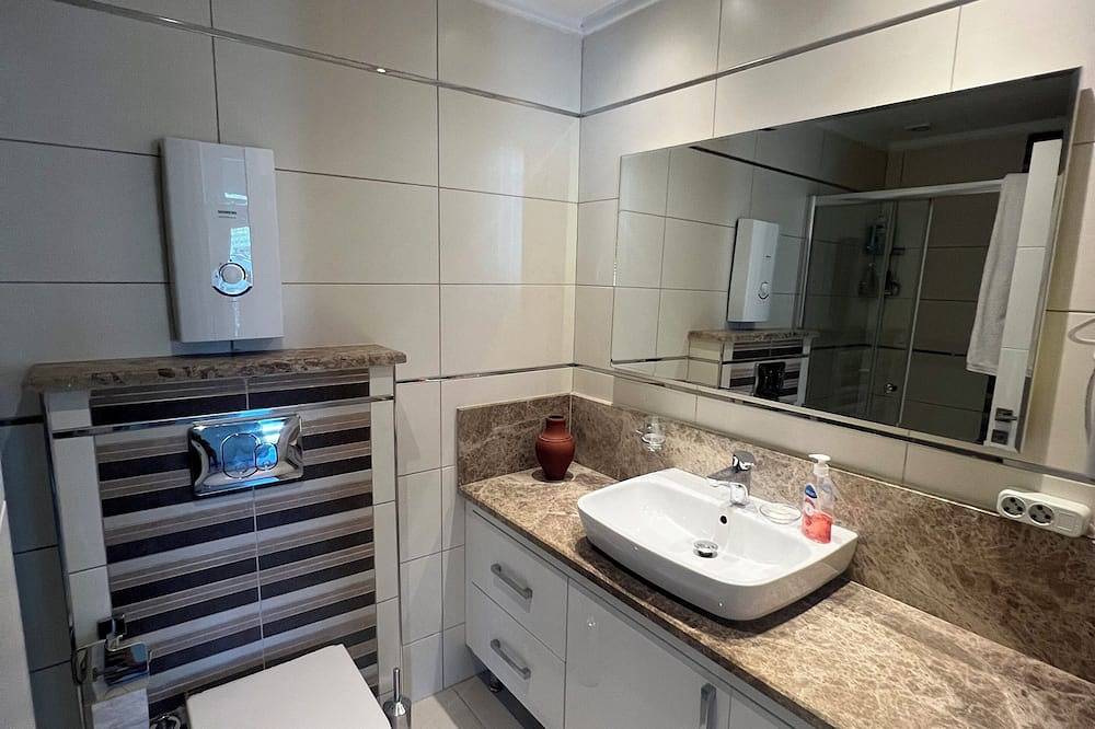 Apartamento entero, Side, 3-room apartment with pool area (in&out) & balcony, long stays welcome in Side, Manavgat