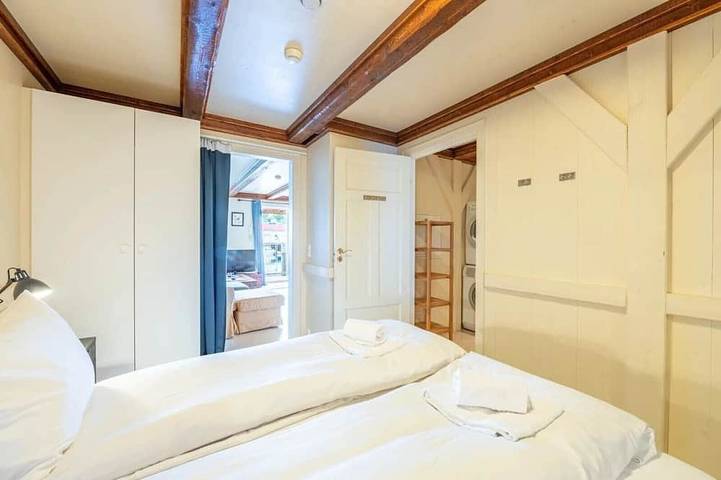 Ganze Wohnung, Hellandsøy apartment, Henningsvær in Henningsvær, Vågan