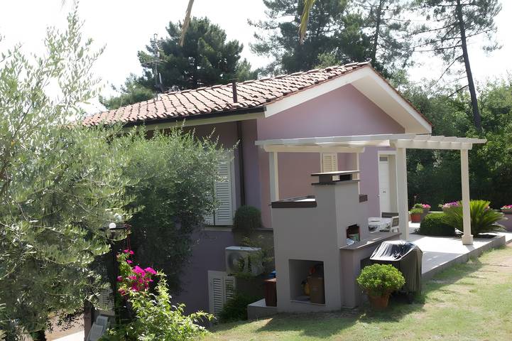 Villa 'Villetta Immersa Tra Olivi' with Wi-Fi and Air Conditioning in Montecarlo (Tuscany), Lucca Province