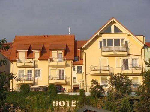 Hotel für 5 Personen, mit Balkon und Terrasse sowie Ausblick