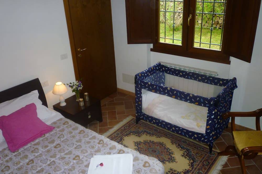 Casa en las colinas florentinas con piscina, parking gratuito y wifi. in Reggello, Valdarno