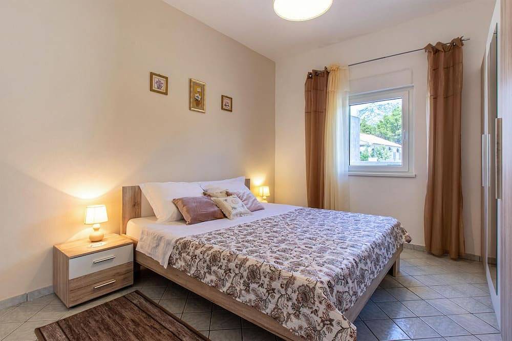 Amazing home in Seline with Wifi in Starigrad, Zadar