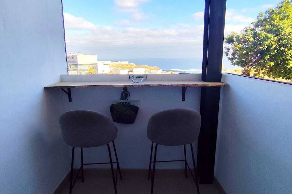 Apartamento entero, Cueva Micaela. Piscina en cueva y vistas al mar. in Ofra-Costa Sur, Santa Cruz de Tenerife