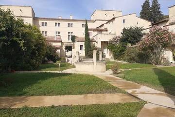 Gîte pour 5 personnes, avec terrasse et jacuzzi à Villevieille
