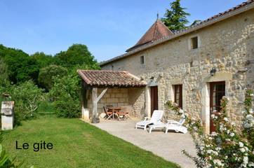 Gîte pour 6 personnes, avec jardin et vue à Pranzac
