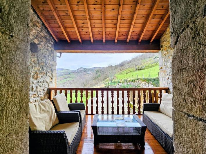 Casa rural para 6 personas, con balcón además de jardín y jacuzzi en Comarca de Oriente - 4