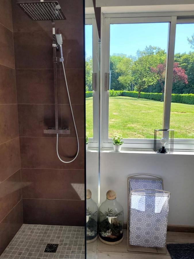 Location de vacances pour 8 personnes, avec terrasse ainsi que piscine et jacuzzi dans Saint-Jans-Cappel - 4