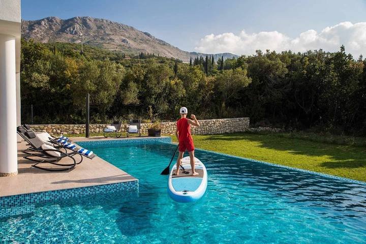 Villa pour 12 personnes, avec jardin, adapté aux familles à Srebreno - 4