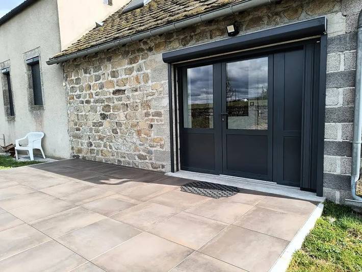 Gîte pour 6 personnes, avec Terrasse ainsi que Jardin et Piscine