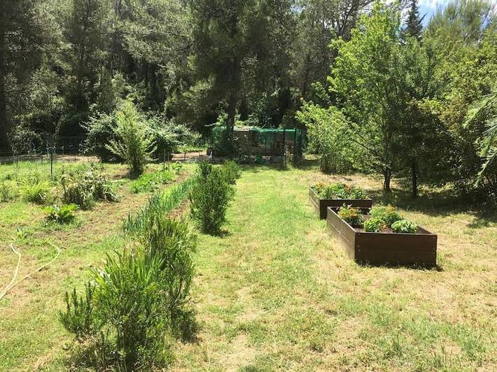 Location de vacances pour 4 personnes, avec terrasse et jardin ainsi que vue et piscine à Assas (Hérault) - 2