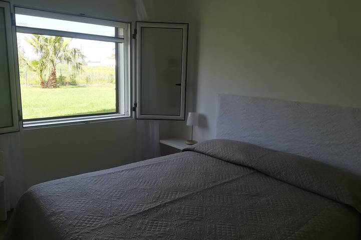 Appartamento intero, Casa in campagna a 2,5 km dal mare, accogliente e rilassante. Wi Fi disponibile in Pisticci, Golfo di Taranto