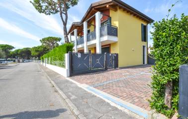 Ferienwohnung für 6 Personen, mit Terrasse und Pool in Lido di Jesolo