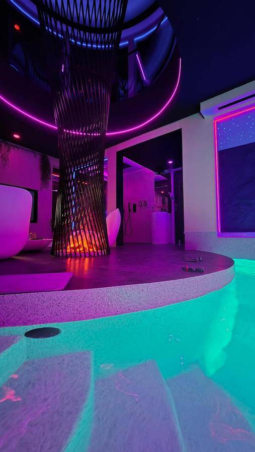 Gîte pour 2 personnes, avec piscine et jacuzzi ainsi que terrasse et sauna à Coursan - 4