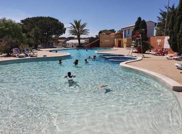 Camping pour 10 personnes, animaux acceptés à Canet-en-Roussillon