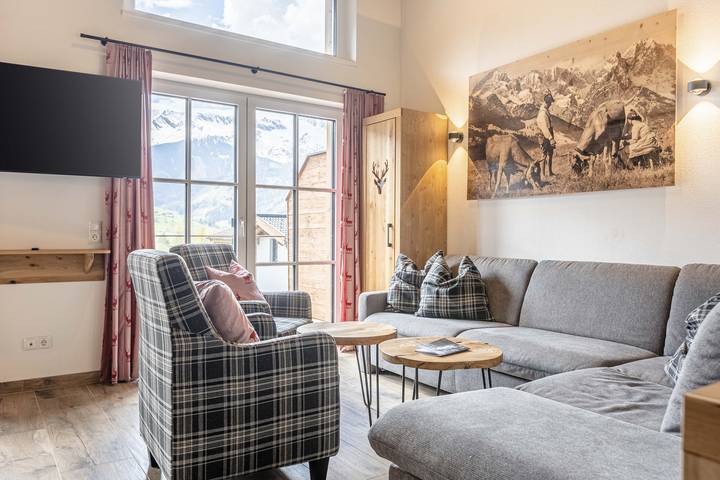 Ferienhaus für 10 Personen, mit Balkon und Terrasse sowie Sauna und Seeblick in Uttendorf - 2