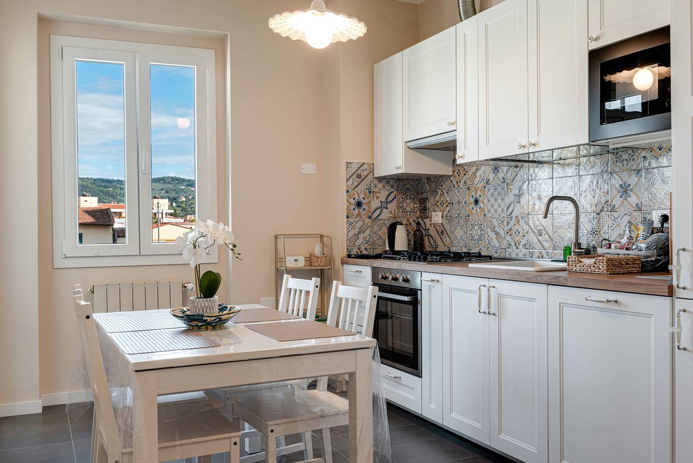 Entire apartment, Apartment 'La Loggetta Di Leonardo' with Wi-Fi and Air Conditioning in Florence, Florence Province