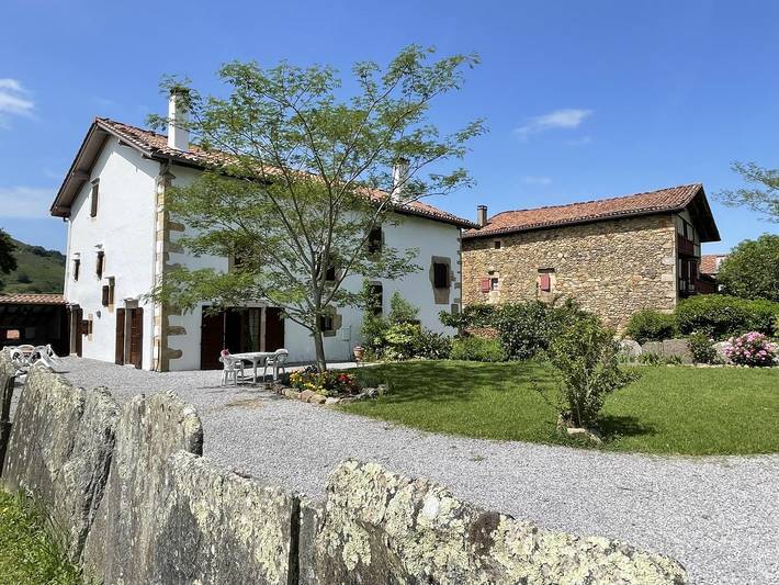 Gîte for 6 people, with garden - 1