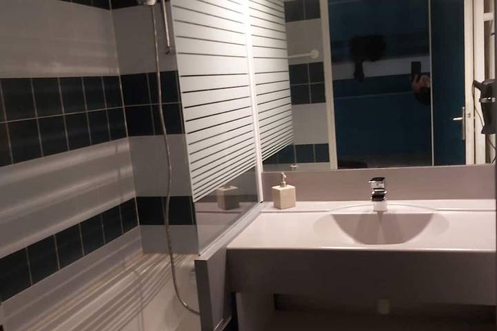 Gîte pour 4 personnes, avec balcon ainsi que jardin et piscine, animaux acceptés dans Golf et Tennis Club de Valescure - 4