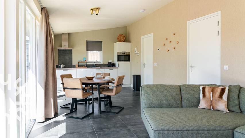 Ganze Wohnung, Wunderschön gelegenes, ebenerdiges Ferienhaus für 4 Personen in Veere in Veere Stadt, Walcheren