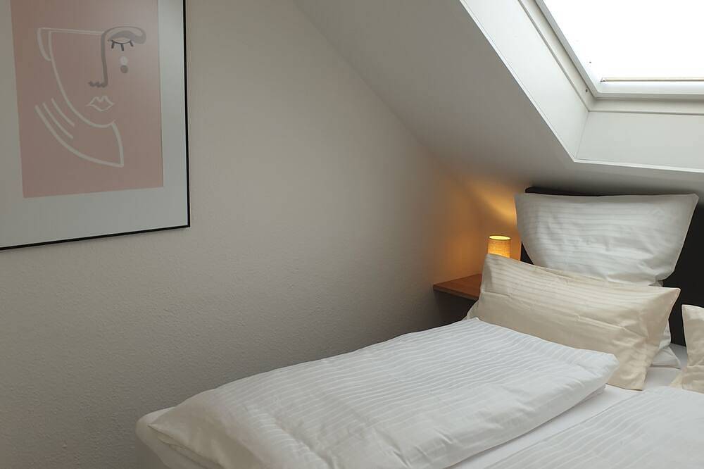 Ganze Wohnung, Modern 2 room apartment in Leinfelden in an excellent location and infrastructure in Leinfelden-Echterdingen, Landkreis Esslingen