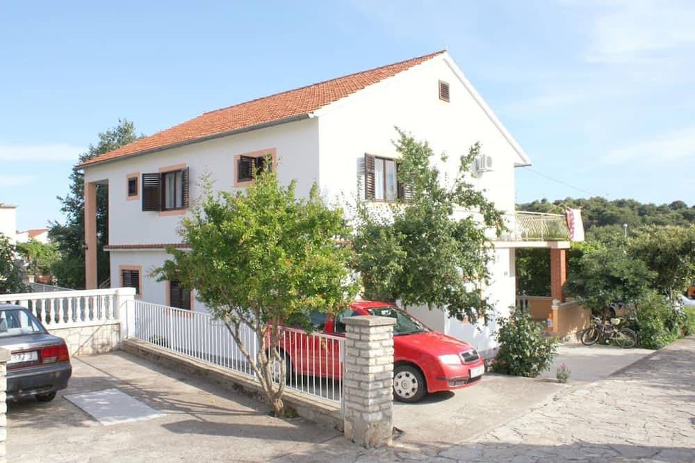 Entire apartment, Apartments Slavica (10704-A1) - Jezera - island Murter in Jezera, Murter