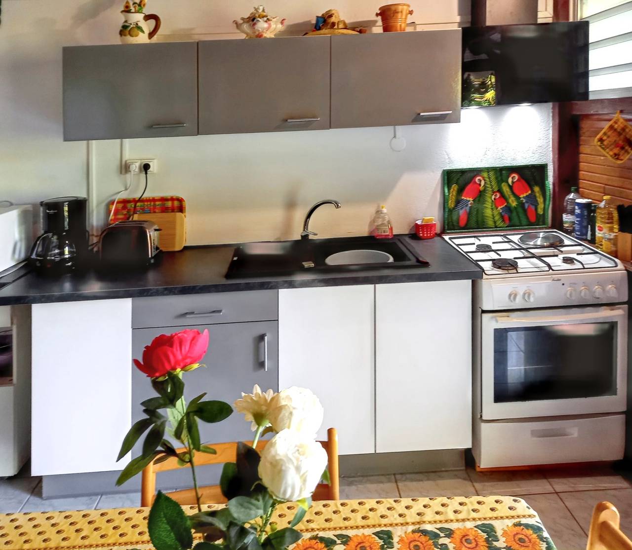 Cosy bungalow in Deshaies with sea view, enclosed garden in Deshaies, Guadeloupe (Caribbean)