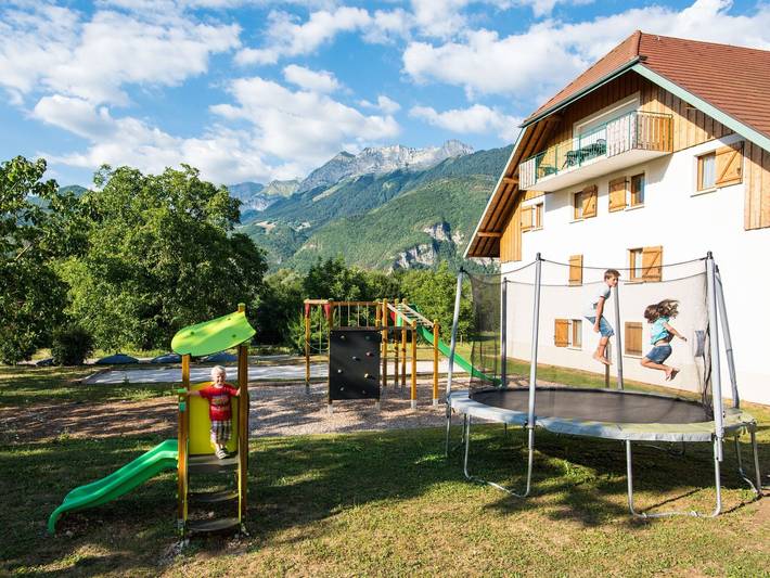Appartement de vacances pour 5 personnes, avec balcon/terrasse ainsi que sauna et piscine, animaux acceptés