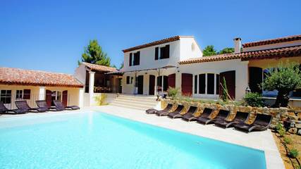 Cottage pour 10 personnes, avec terrasse ainsi que piscine et jardin à Martres-Tolosane