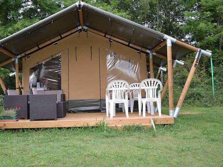 Tente pour 5 personnes, avec Bassin pour enfant dans l' Ariège