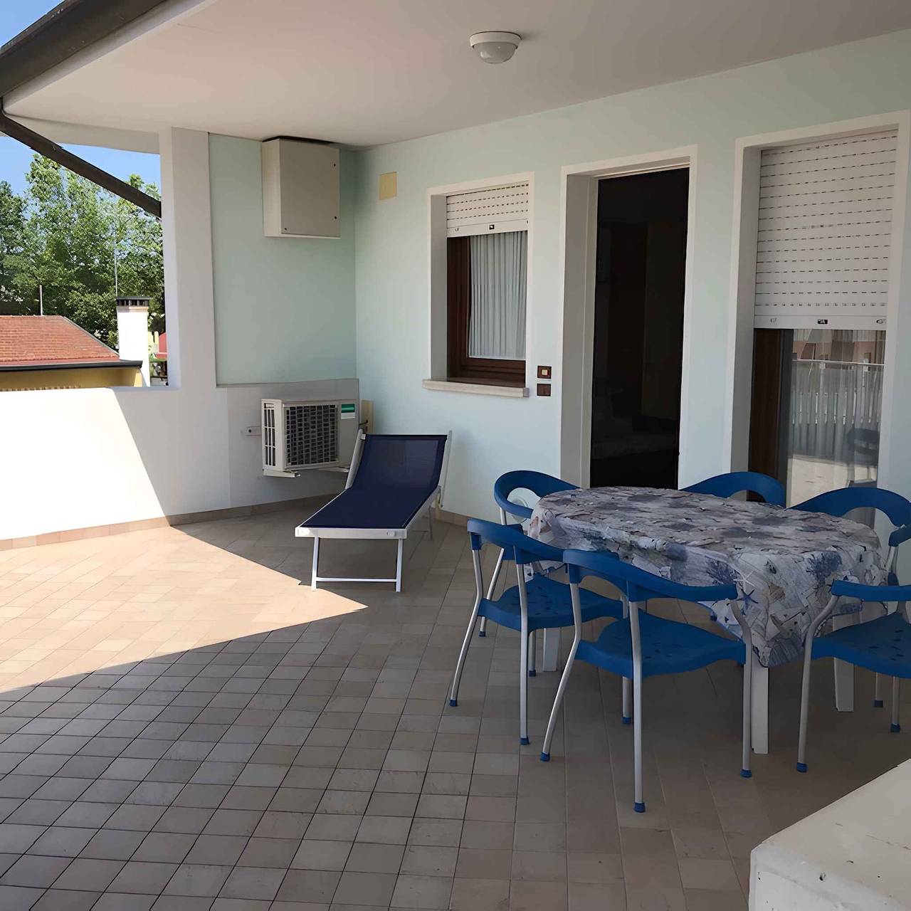 Entire vacation apartment, Holiday apartment with communal pool and air conditioning  in Bibione, Venice Province