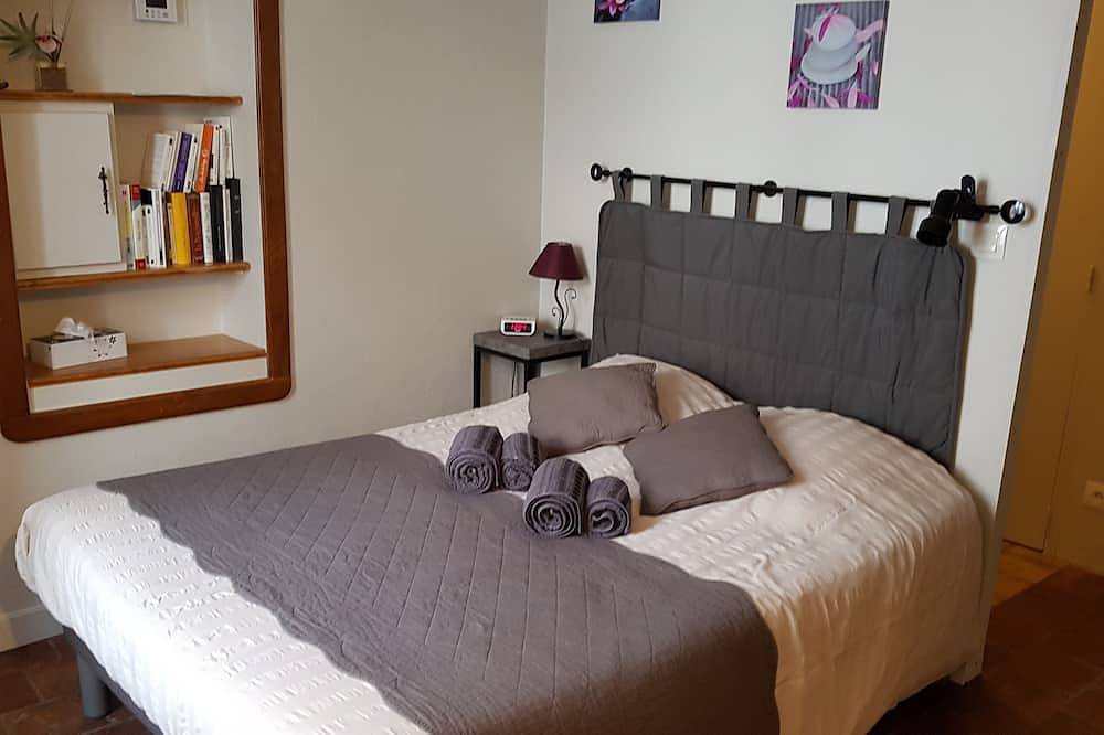 Beautiful air-conditioned 3-star gîte in the heart of Vogüé Village in Vogüé, Ardèche