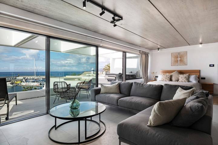Appartamento intero, Appartamento Gran Suit Horizonte con vista mare, idromassaggio e Wi-Fi in Puerto del Carmen, Tias
