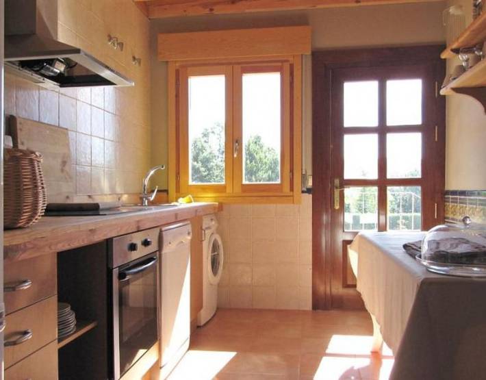 Rustikales Landhaus nahe Laguna Negra mit Bergblick und Garten in Cidones, Soria Provinz