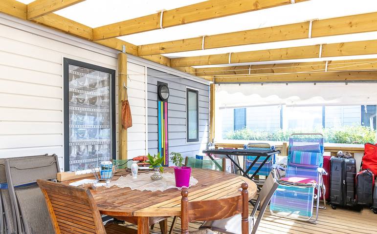 Mobile Home for 6 with Shared Pool and Private Terrace