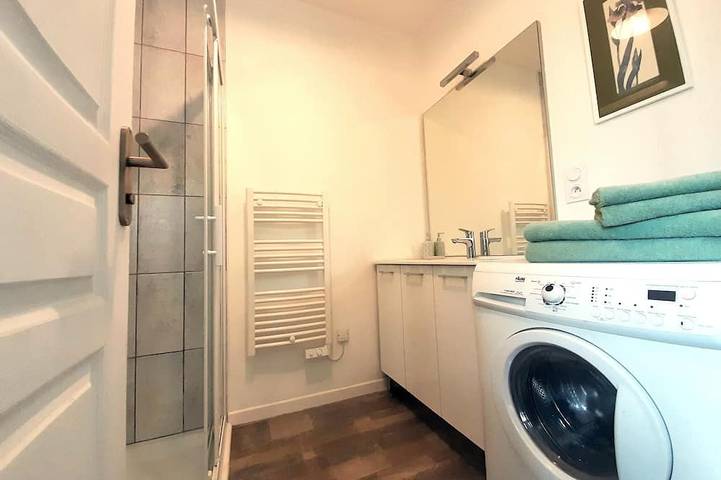 Gîte pour 2 personnes, avec terrasse ainsi que piscine et jardin à Cénac-et-Saint-Julien - 4