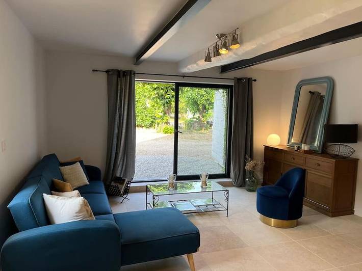 Location de vacances pour 8 personnes, avec terrasse et piscine à Saint-Étienne-la-Varenne - 3