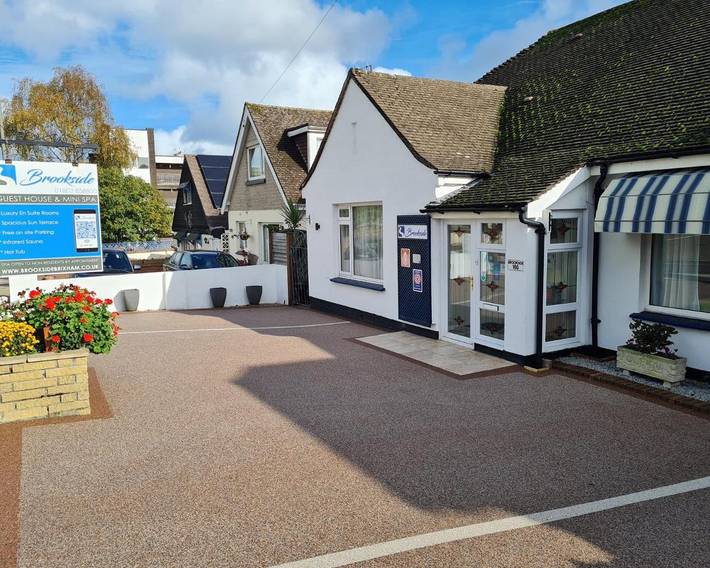 Bed and breakfast for 2 people, with Terrace and Hot tub as well as Garden and Sauna in Torbay